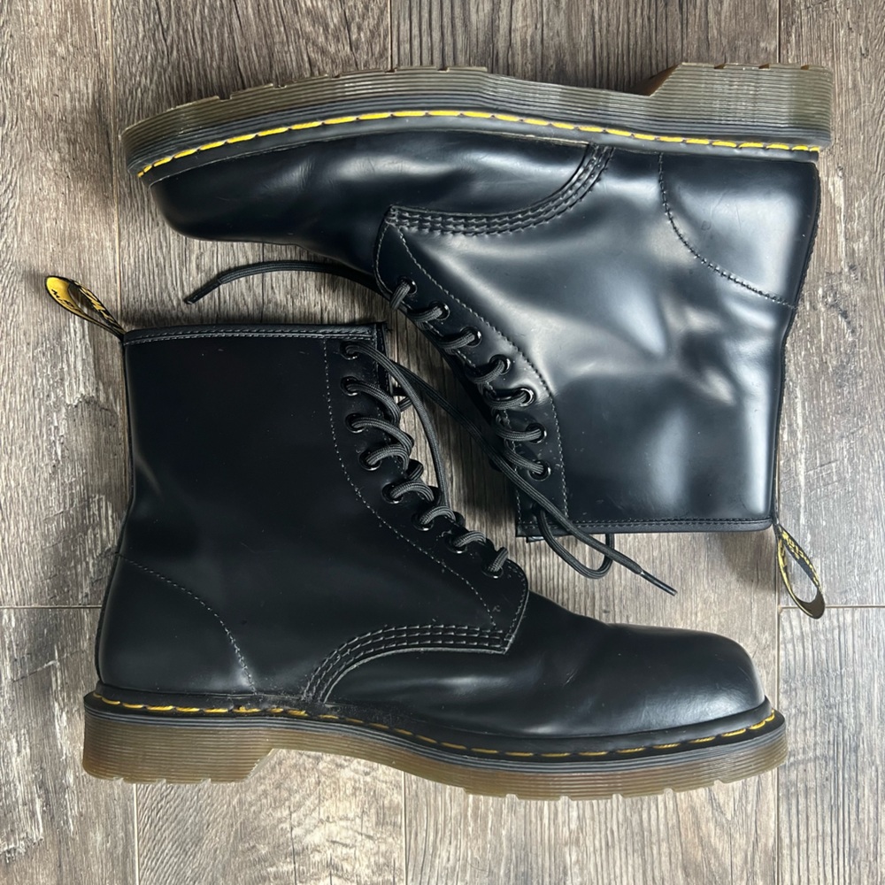 Doc Marten 1460 Smooth Leather Lace Up Boots